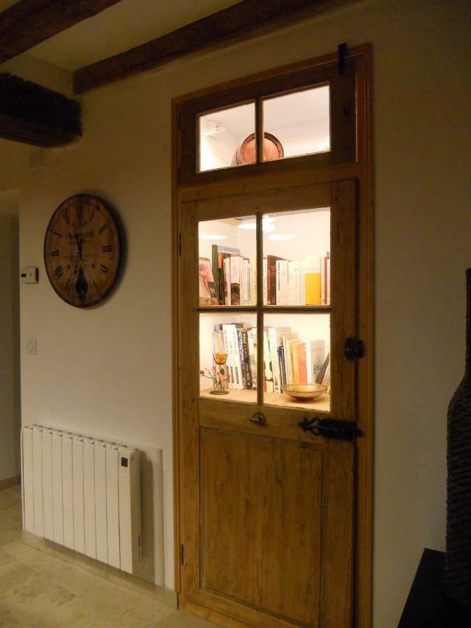Gite La Nuit Etoilee Chez Champagne Mathelin Mareuil-le-Port Kültér fotó